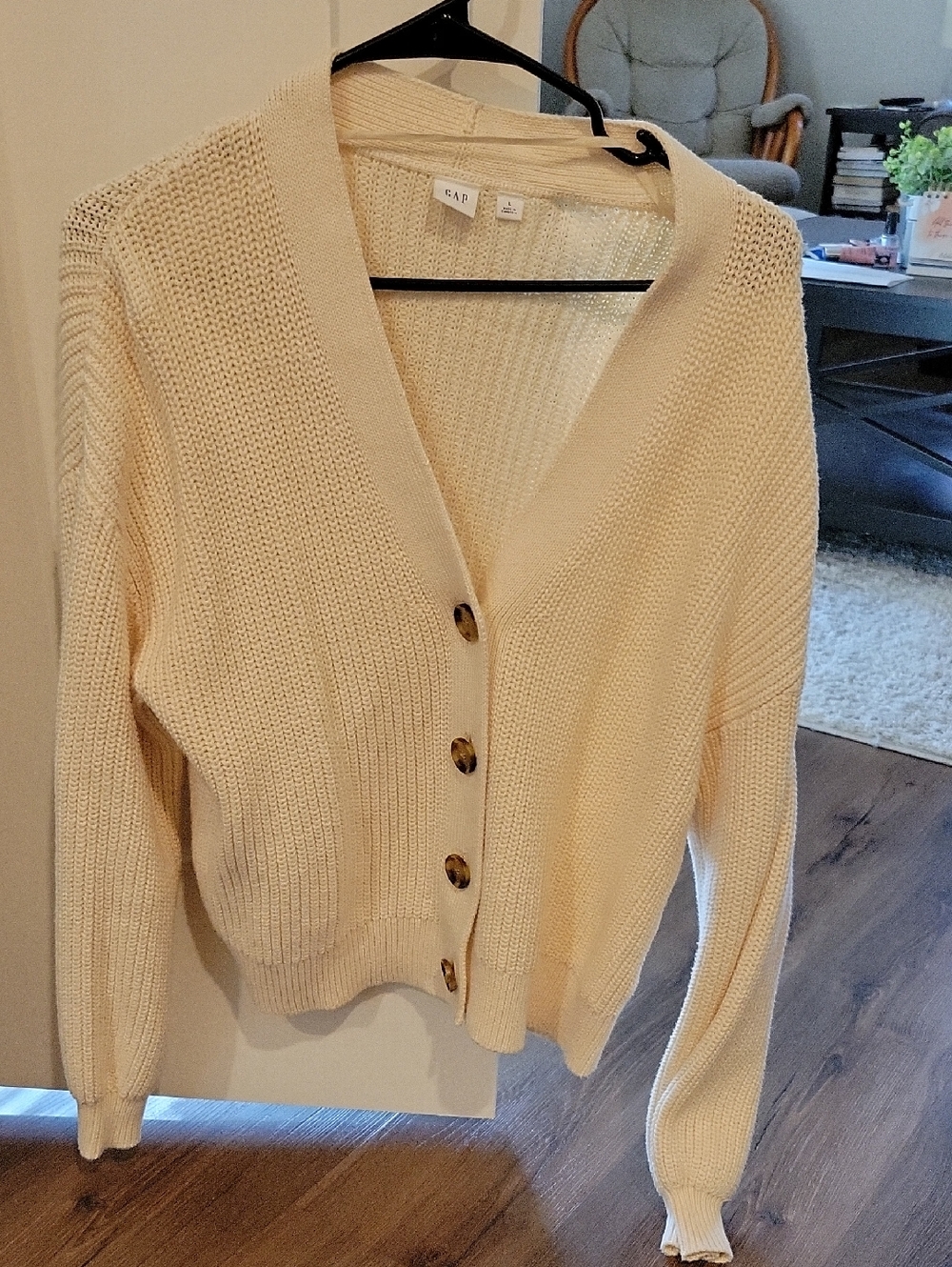 GAP Cream Button-Front V-Neck Cardigan